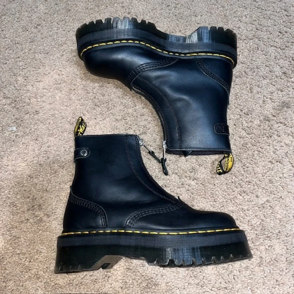 Dr. Martens Jetta Zip Up Platform Boot Sendal Leather Black 7